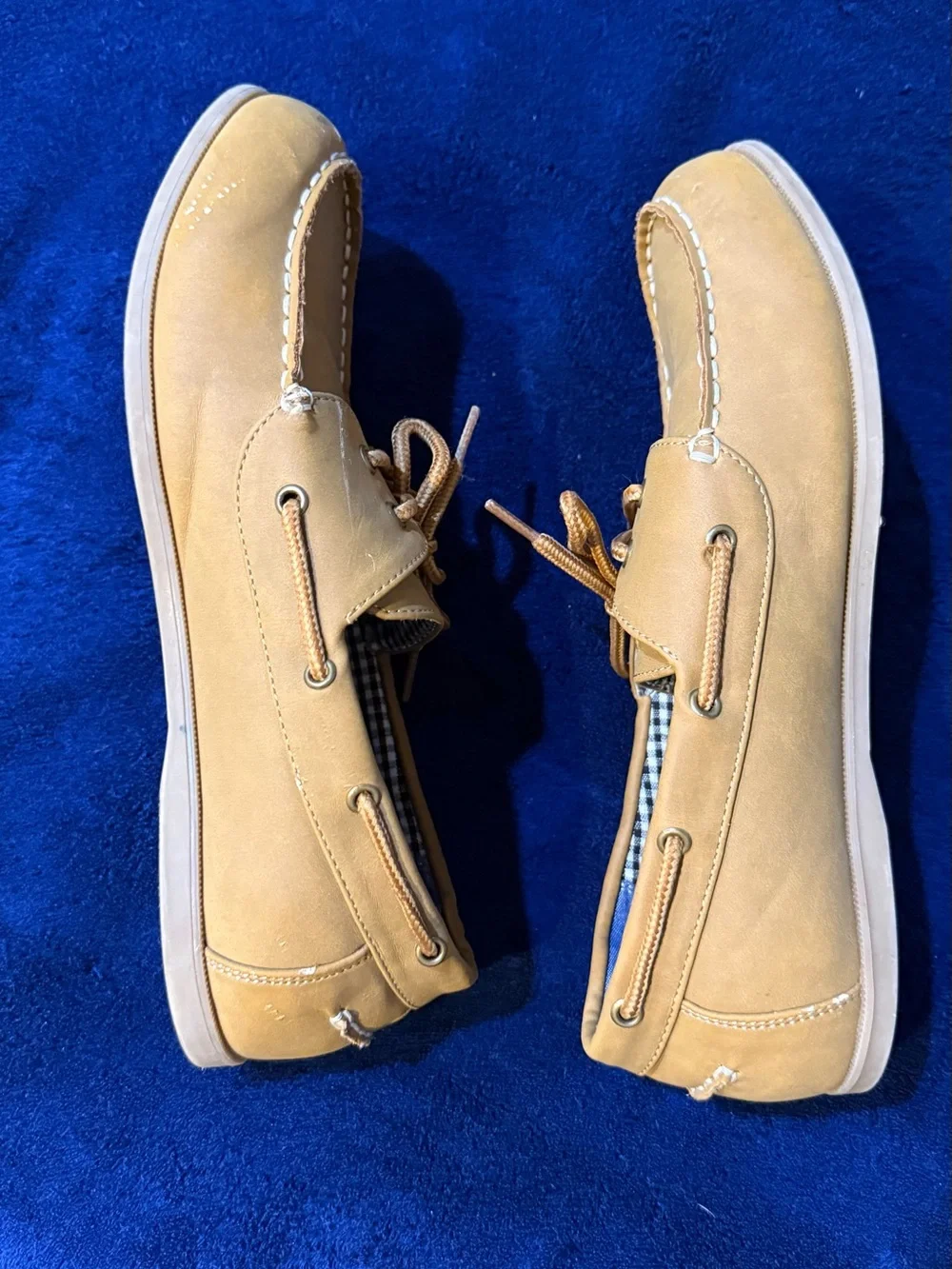 Tommy Hilfiger wear versatile leather